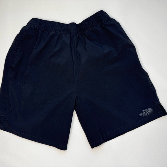 The North Face Men's Class V Pathfinder Pull On Short - 7" Black - Picture 4 of 11